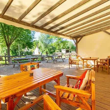 Les Tipis Du Bonheur De Vivre Hotell Brûlon Eksteriør bilde